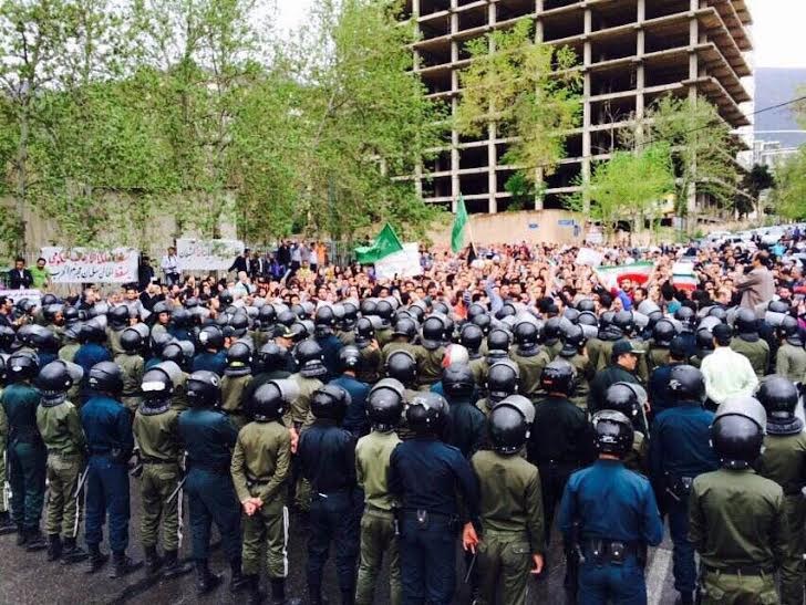 آقای روحانی! عامل اصلی حمله به سفارت عربستان، عملکرد دولت شماست سفارت عربستان